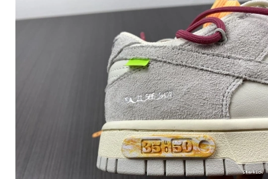 DJ0950-114 Lot Low 35 Dunk Nike O-W 0210